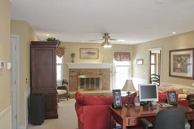 2nd image of 9 Eastpine Ct