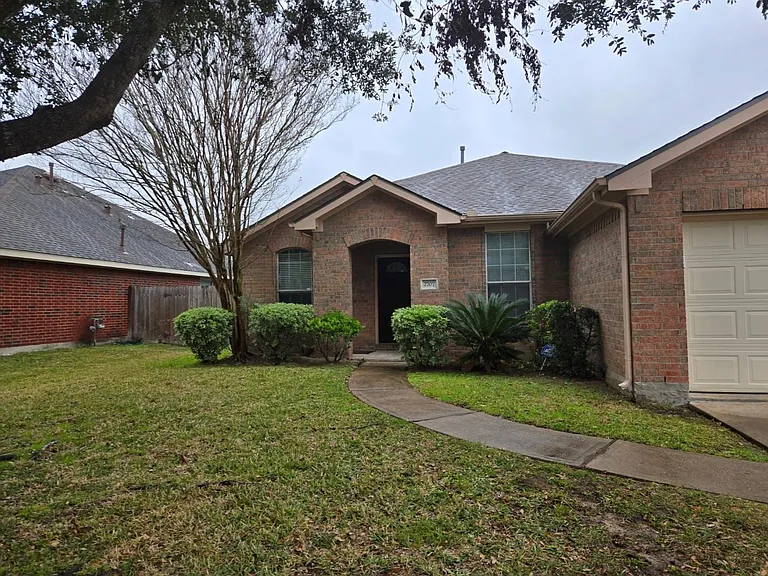 2707 Hewn Rock Way — Photo 1