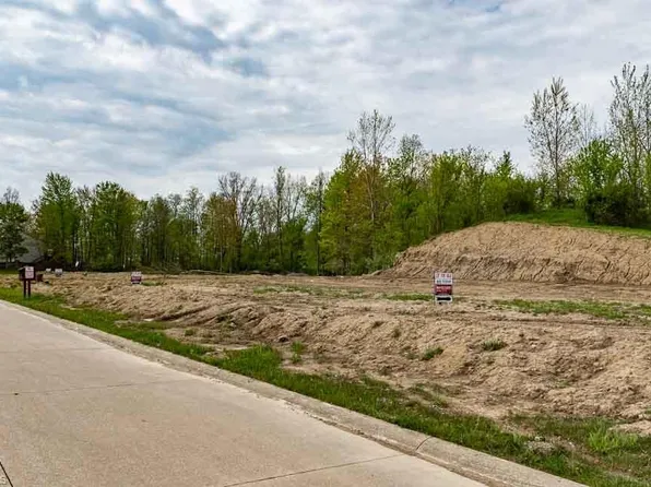 285 Eastlake Dr, Lagrange, OH 44050
