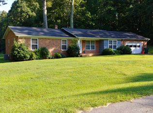 1444 Simmons St, Newton, NC 28658