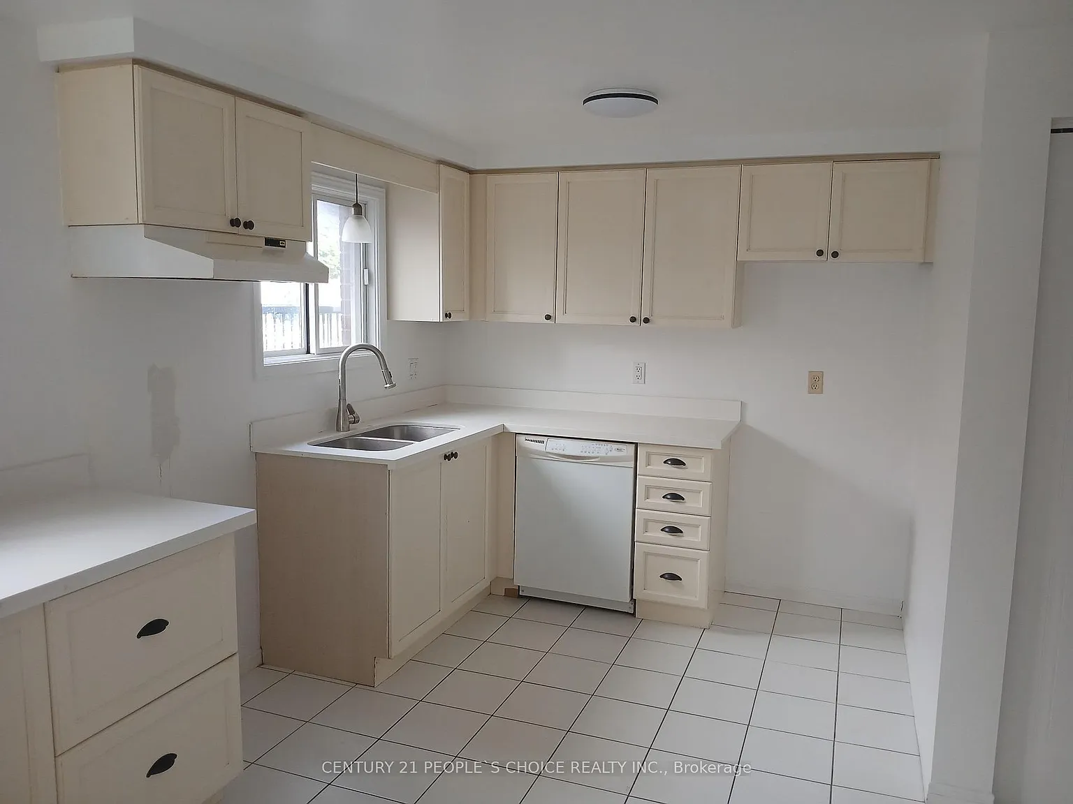 5 bed, $3,400 — Photo 2