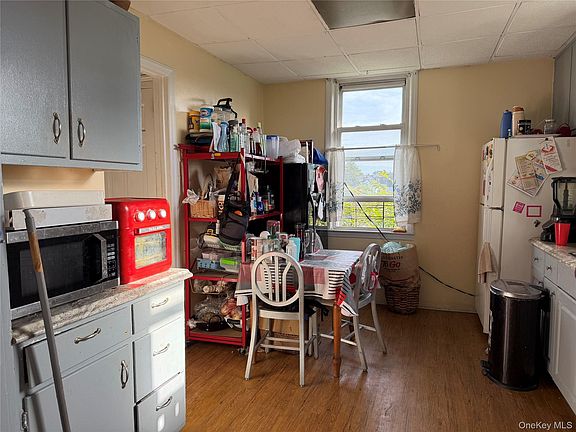 4th image of 54 Elm Avenue