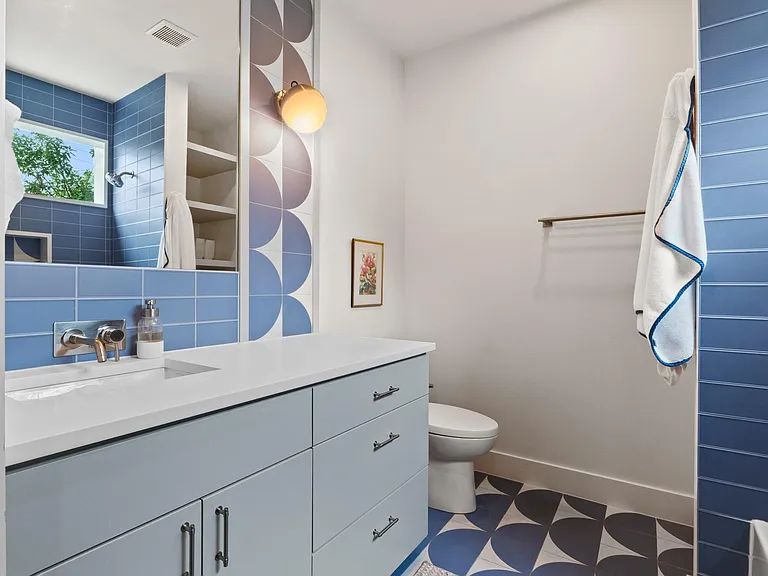 303 Woodward St #32 — Photo 24