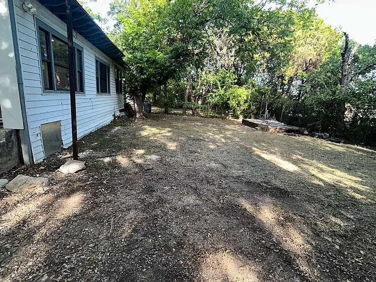 314 W Clarendon Dr — Photo 13