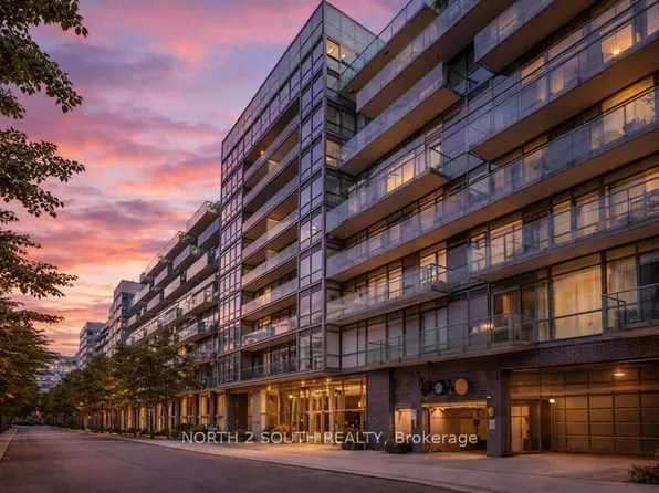 55 Stewart St #524, Toronto, ON M5V 2V1