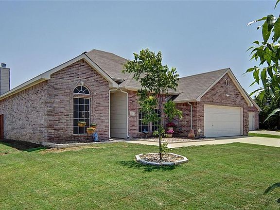 2nd image of 1212 Stacy Ct
