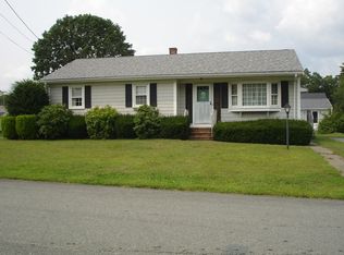 26 Frank St, Acushnet, MA 02743