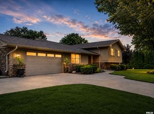 7304 N Windsor Ln, Peoria, IL 61614