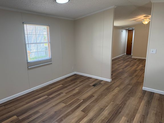 4th image of 19 Cheyenne Pl