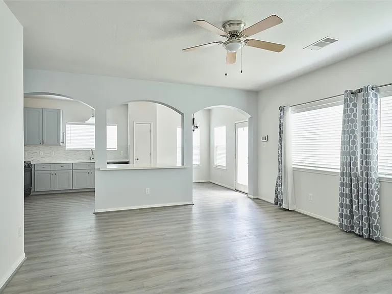 21718 Grassy Hill Ln — Photo 30