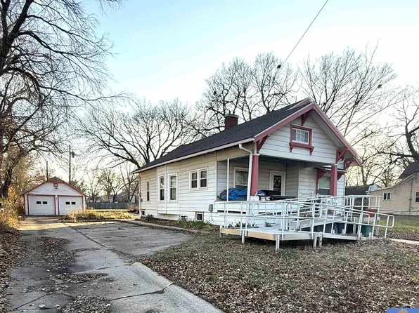 607 W Court St, Beatrice, NE 68310