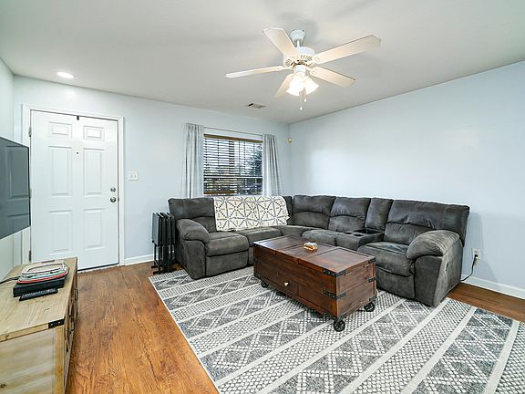 4th image of 2101 Whitney South Drive