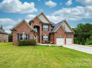 4742 Morning Glow Ln, Hickory, NC 28602