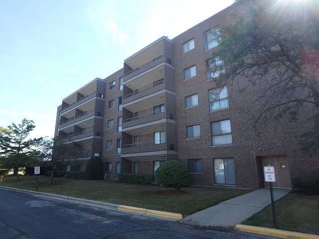 1st image of 7 E Carriageway Dr APT 203