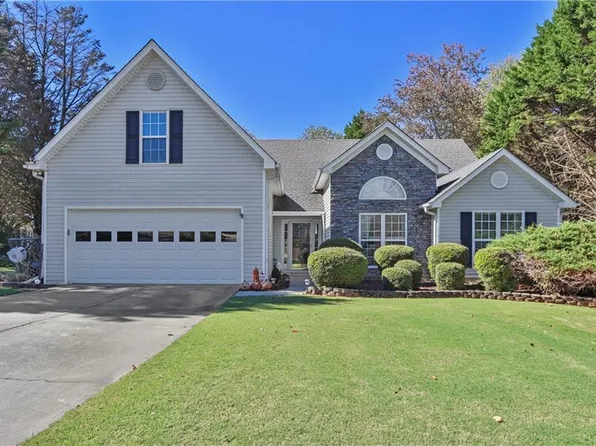 6082 Hillsdale Cir, Flowery Branch, GA 30542