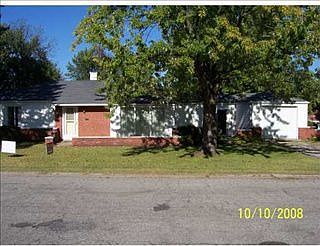 5th image of 1635 Southeast Dr