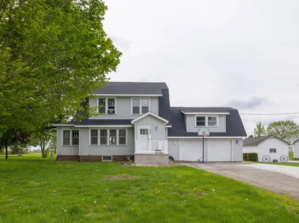 906 N 1st St, Kentland, IN 47951