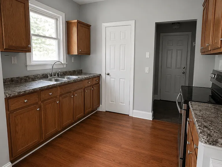 2300 Marsh St — Photo 3