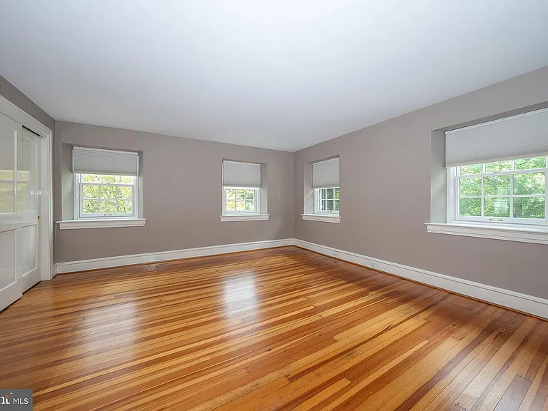 101 E Brookhaven Rd — Photo 44