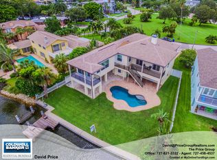 1928 Arrowhead Dr NE, Saint Petersburg, FL 33703