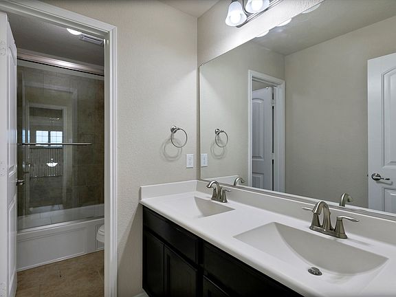 4th image of 11824 Kurth Dr