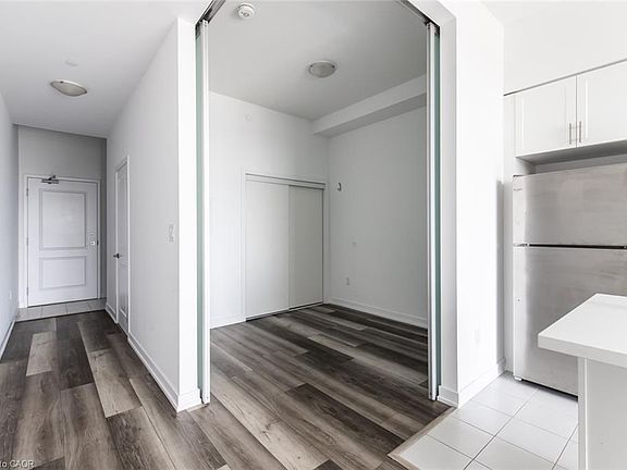 4th image of 450 Dundas St E #416