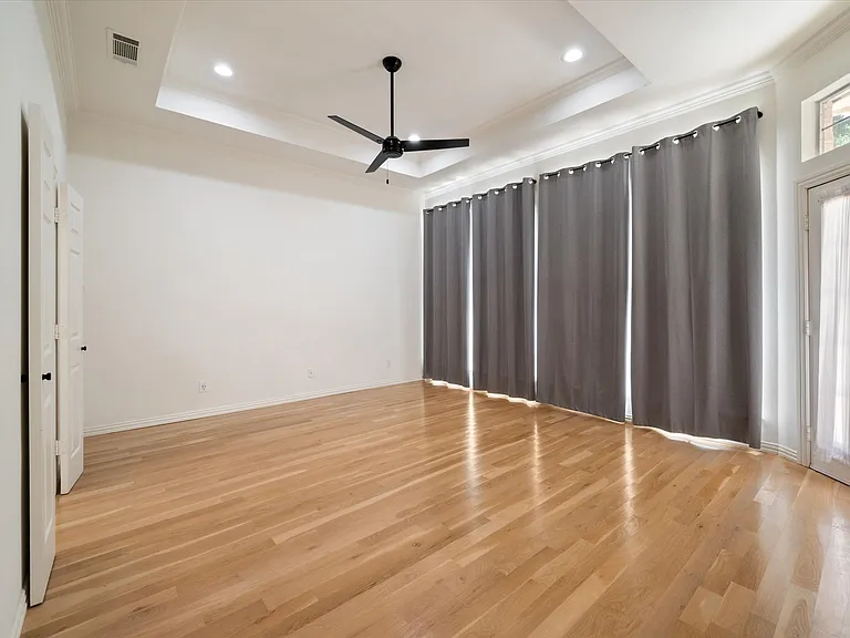 1004 Chimney Hill Trl — Photo 17
