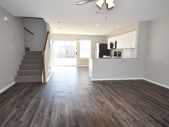 4th image of 1912 Wickham Dr