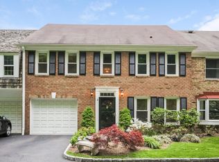 21 Georgetowne N #21, Greenwich, CT 06831