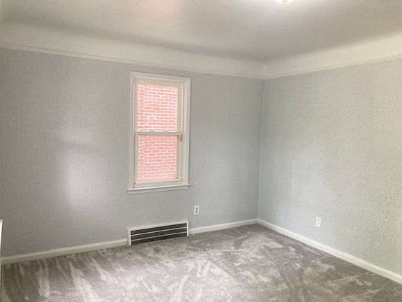 3rd image of 19148 Avon Ave
