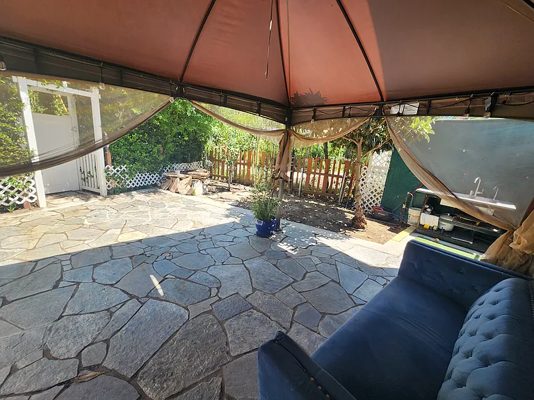 6827 Murietta Ave — Photo 21