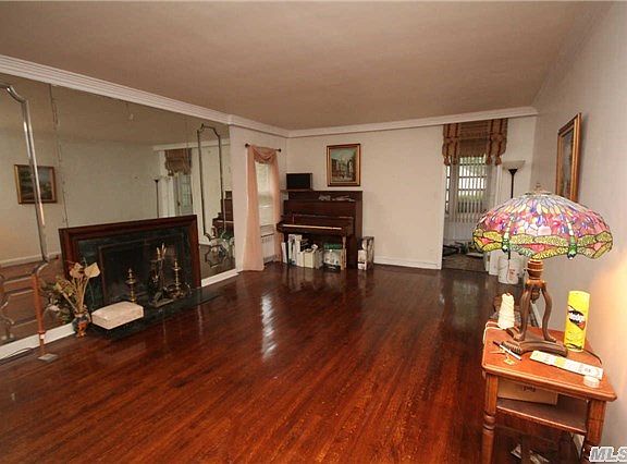2nd image of 8614 Somerset St