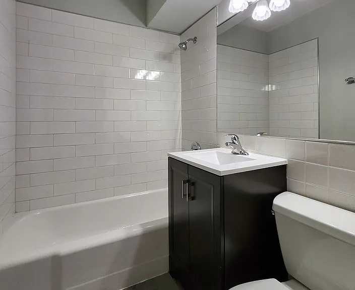 426 Wesley Ave #1 — Photo 4