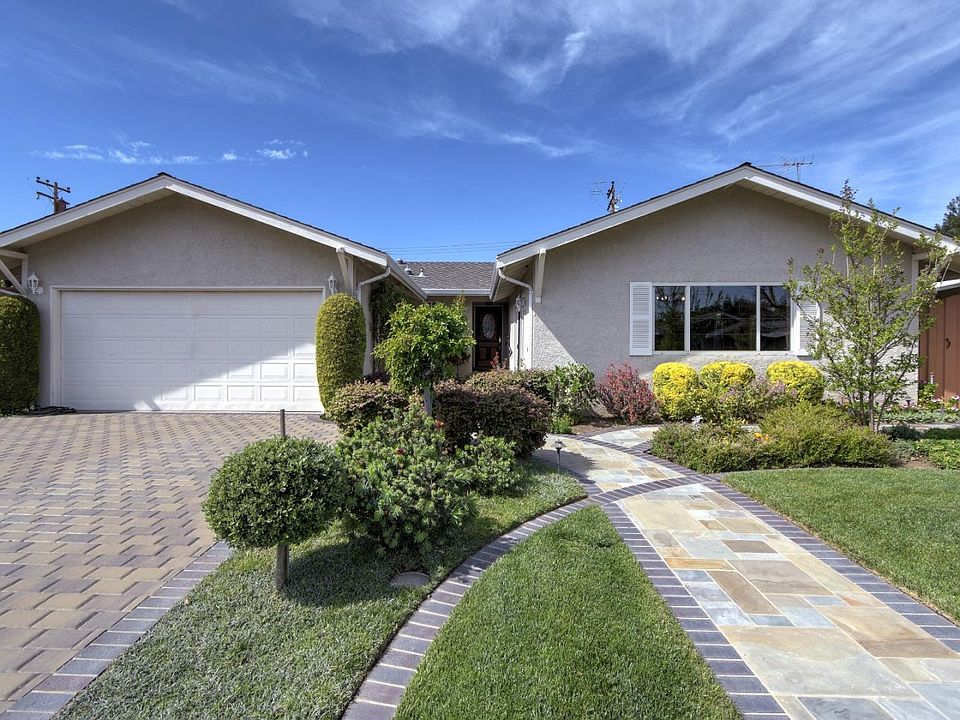 1st image of 3453 Geneva Dr