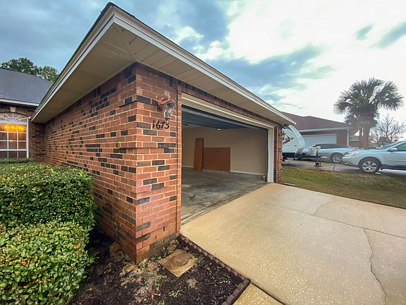 5th image of 1675 Champagne Ave
