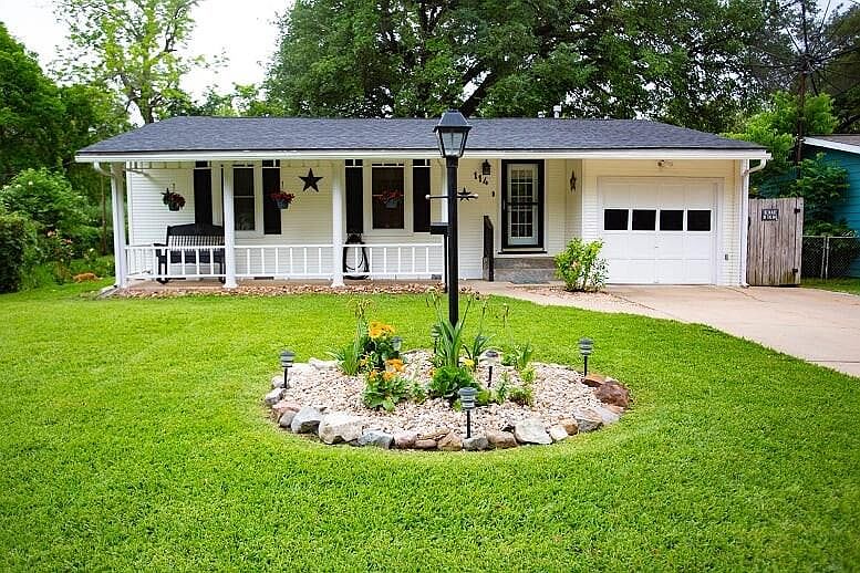 1st image of 114 Wisteria St