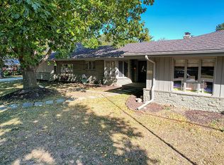 6100 The Knolls, Lincoln, NE 68512
