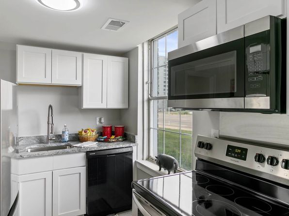 7700 E Jefferson Ave #4-301