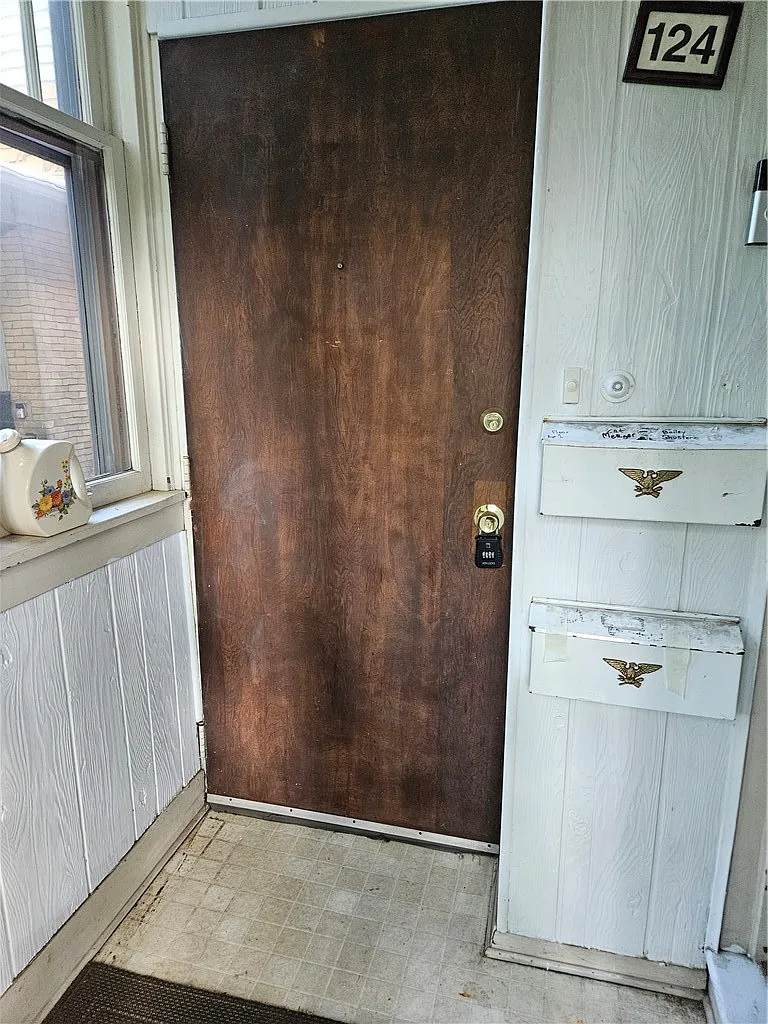 3 bed, 2770 sqft, $1,600 — Photo 2