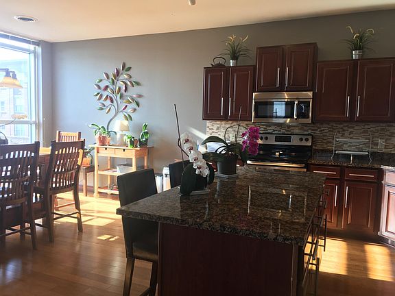 4th image of 6330 W Greenfield Ave