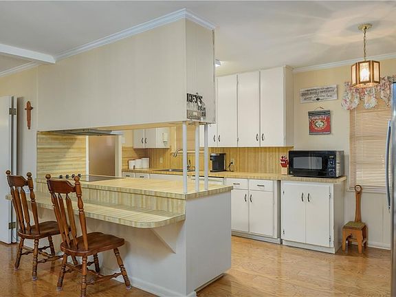 4th image of 5619 W Circle Dr