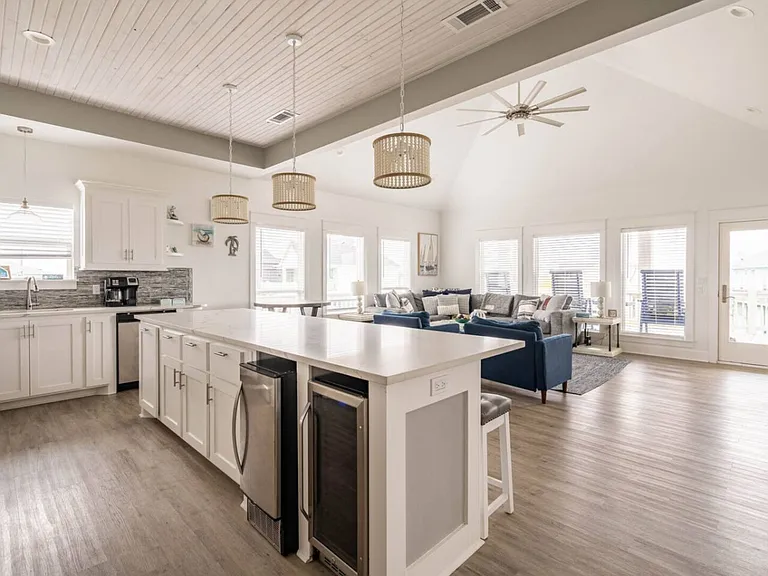 Palm Ridge Dr — Photo 6