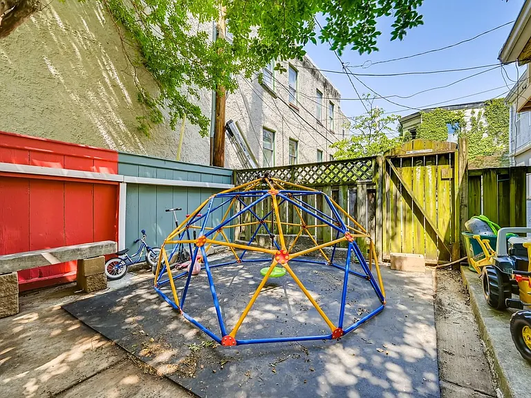 2200 E Baltimore St — Photo 36