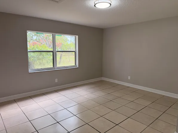 407 N 29th St, Fort Pierce, FL 34947