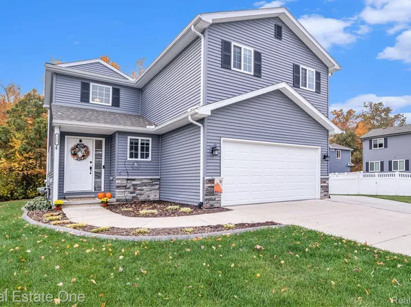 289 Fountain Park Dr, Waterford, MI 48327