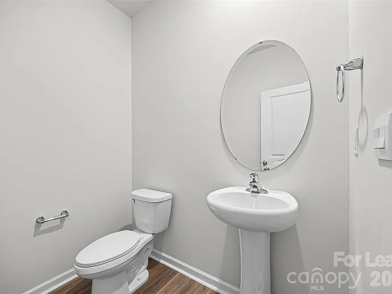 1010 Two Brothers Ln — Photo 10