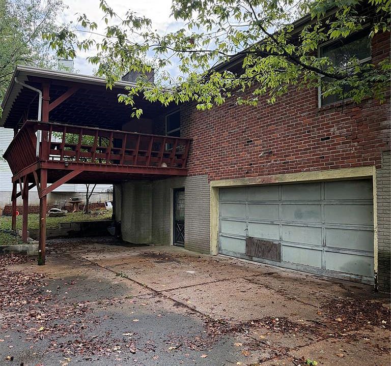 2nd image of 1878 Clemens Ct