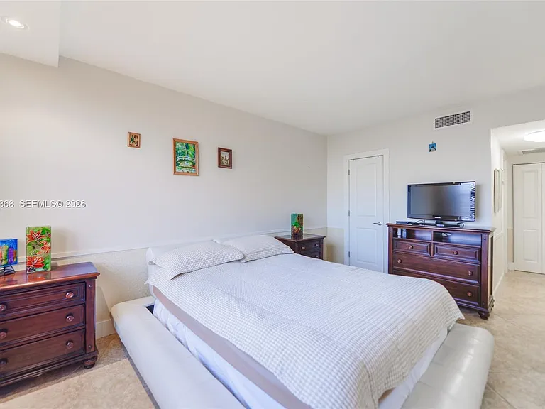 1980 S Ocean Dr #21M — Photo 10