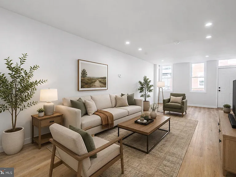 438 Dudley St — Photo 3