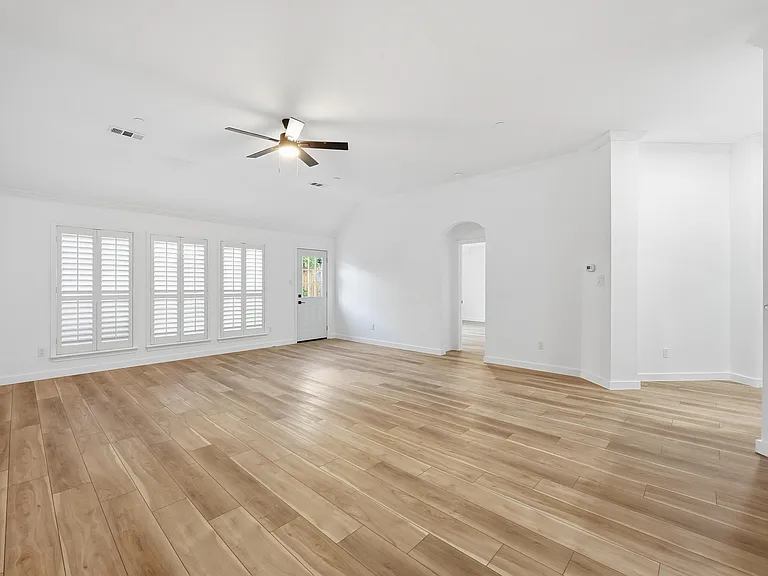 2216 Paige Ct — Photo 15